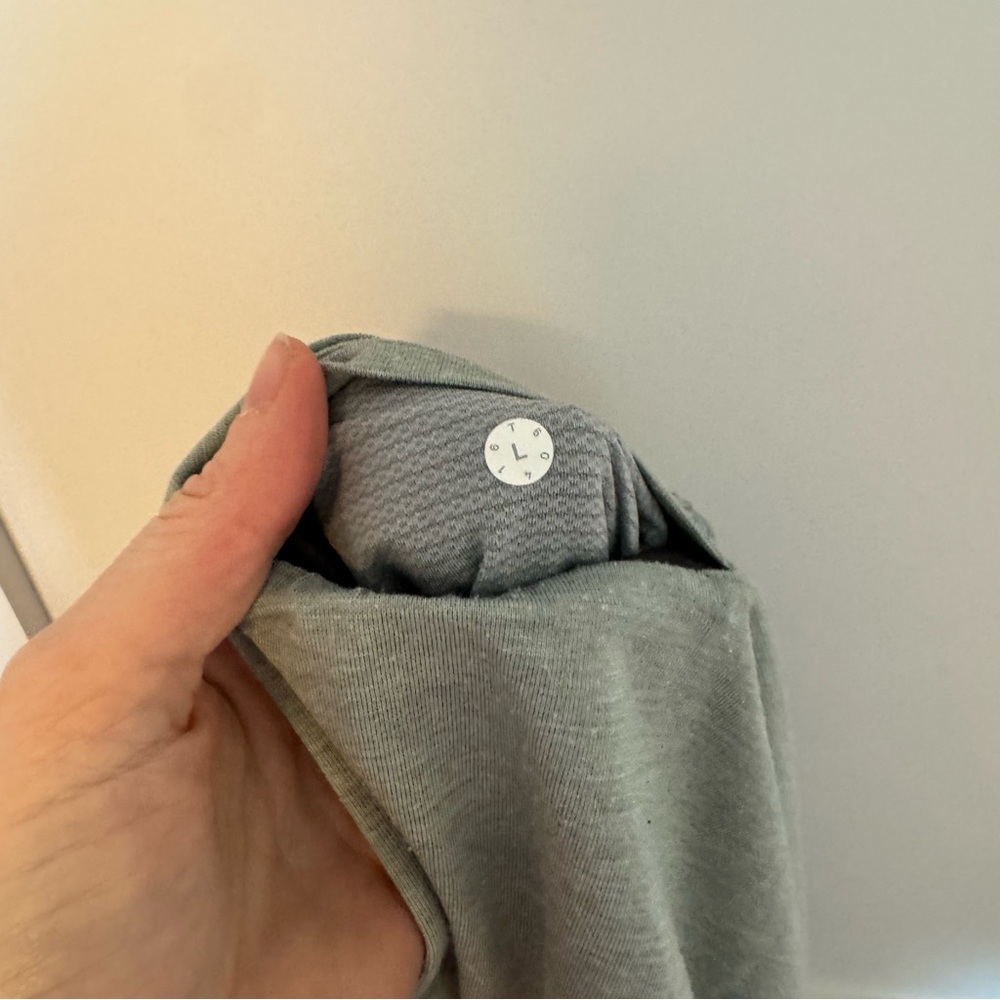 lululemon athletica Grey Short Sleeve Tee - Picture 6 of 6